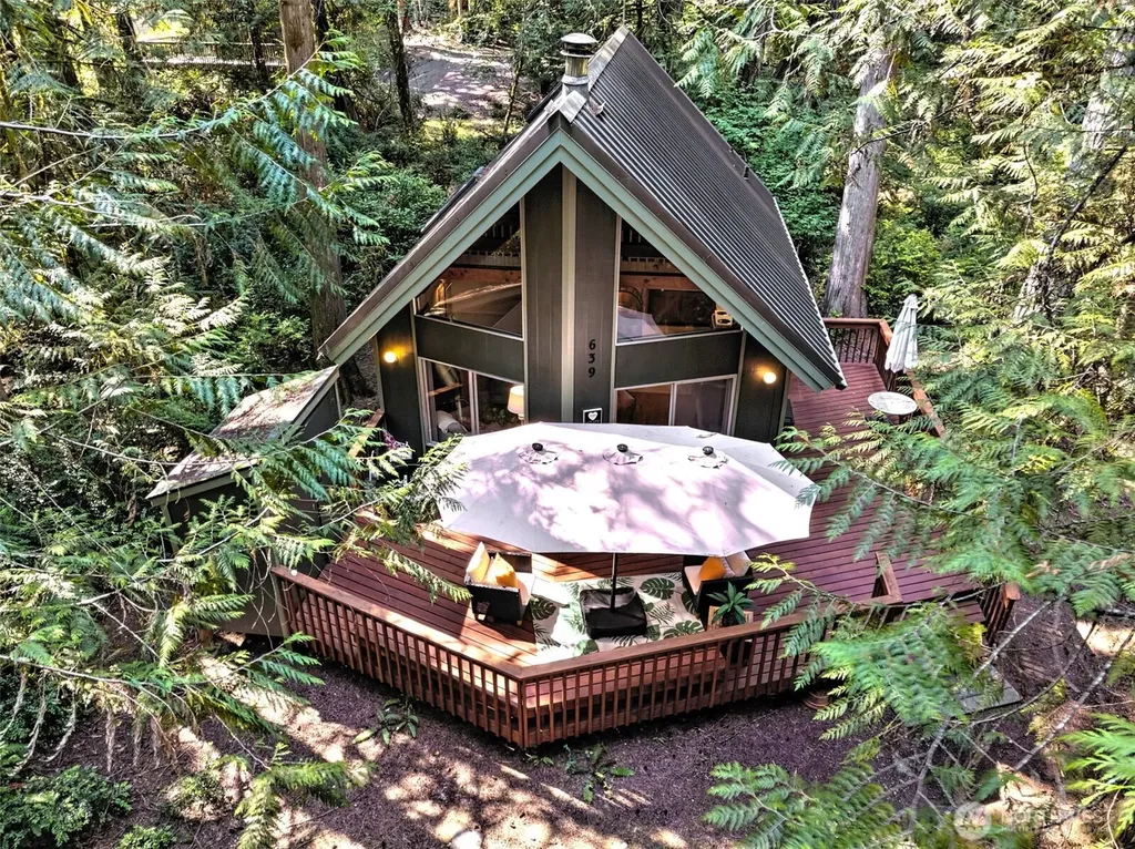 639 E Pitcairn Place Shelton WA 98584