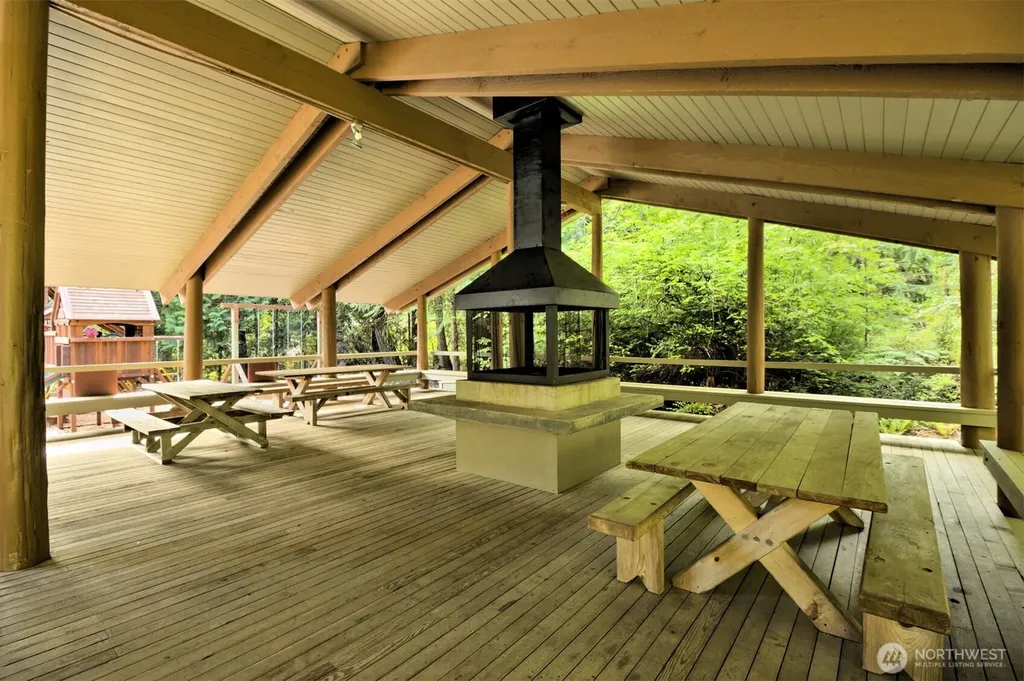 639 E Pitcairn Place Shelton WA 98584