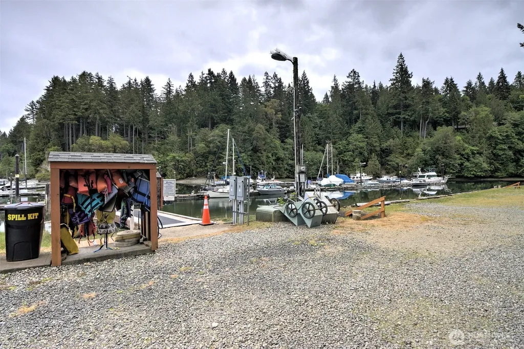 639 E Pitcairn Place Shelton WA 98584