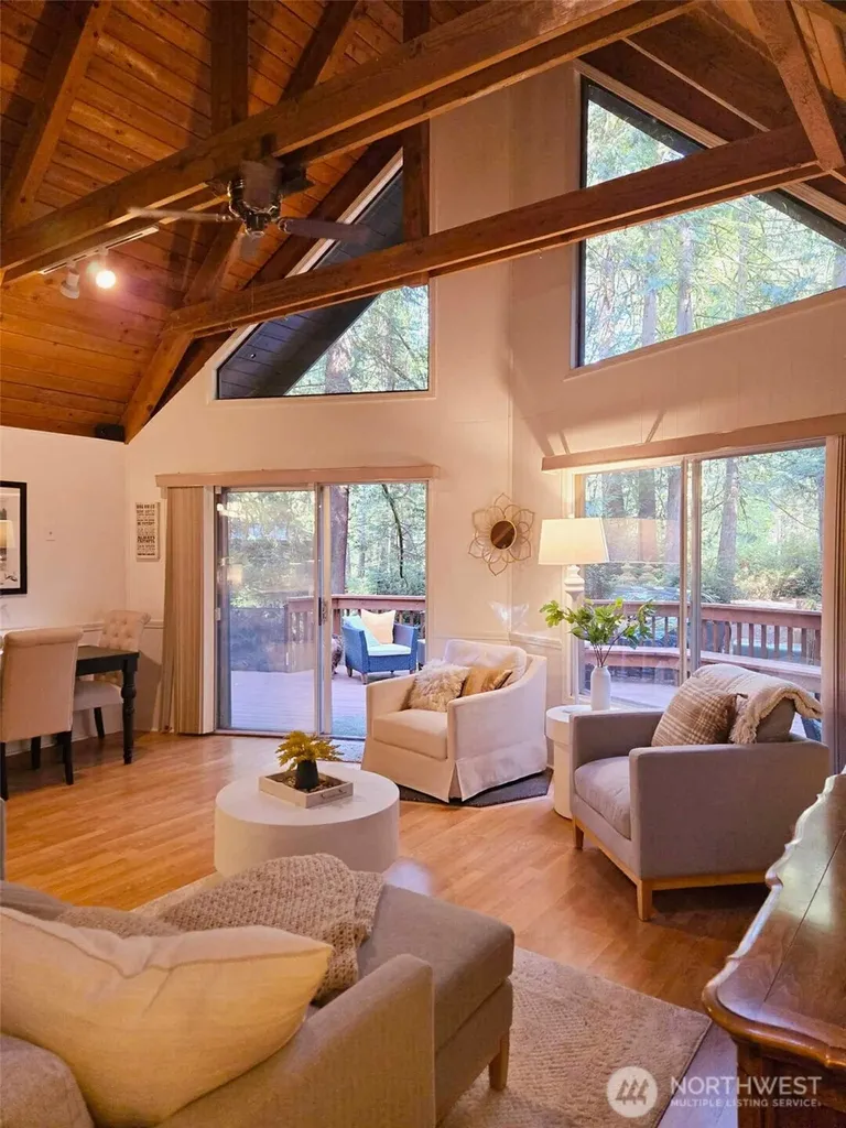639 E Pitcairn Place Shelton WA 98584