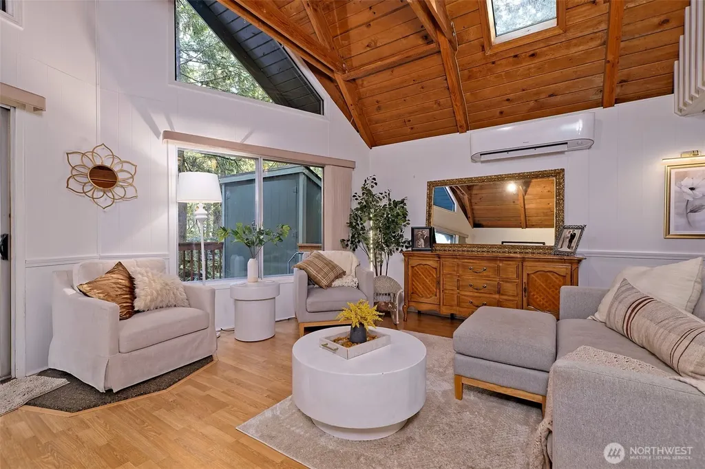 639 E Pitcairn Place Shelton WA 98584