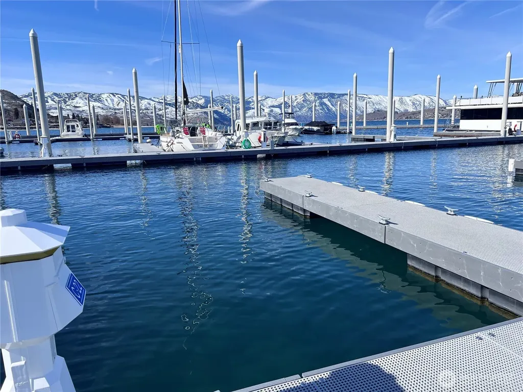 1350 W Woodin Avenue Chelan WA 98816