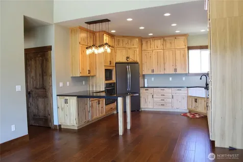 9660 Nahahum Canyon Road Cashmere WA 98815