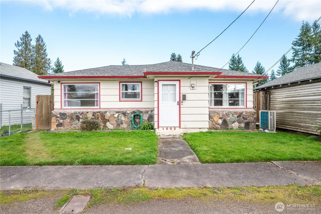 1002 N 10th Avenue Kelso WA 98626