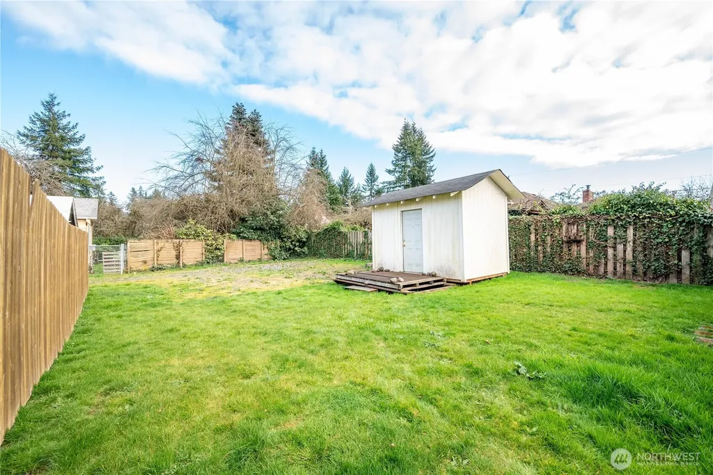 1002 N 10th Avenue Kelso WA 98626