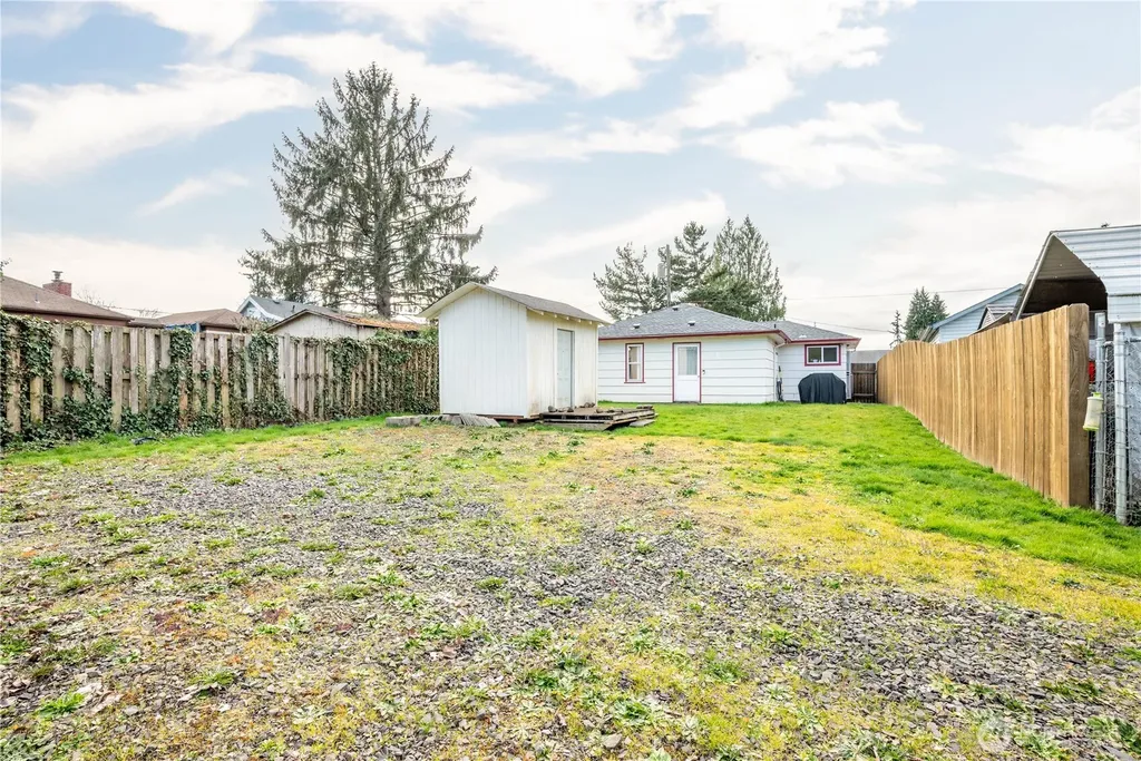 1002 N 10th Avenue Kelso WA 98626