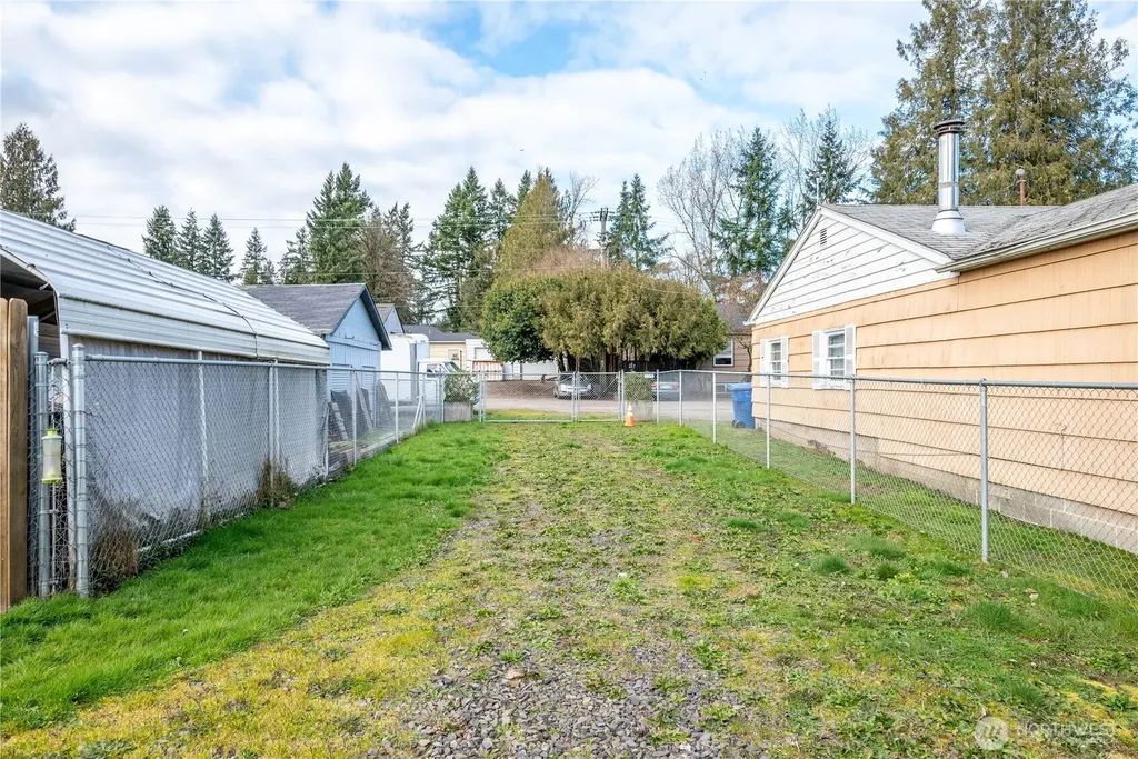 1002 N 10th Avenue Kelso WA 98626