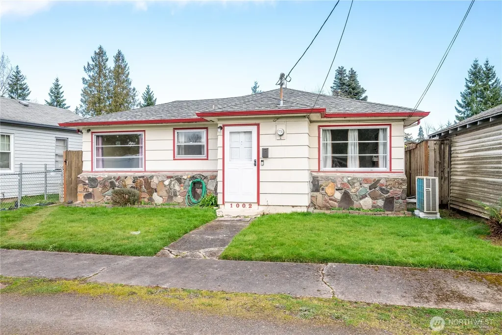 1002 N 10th Avenue Kelso WA 98626