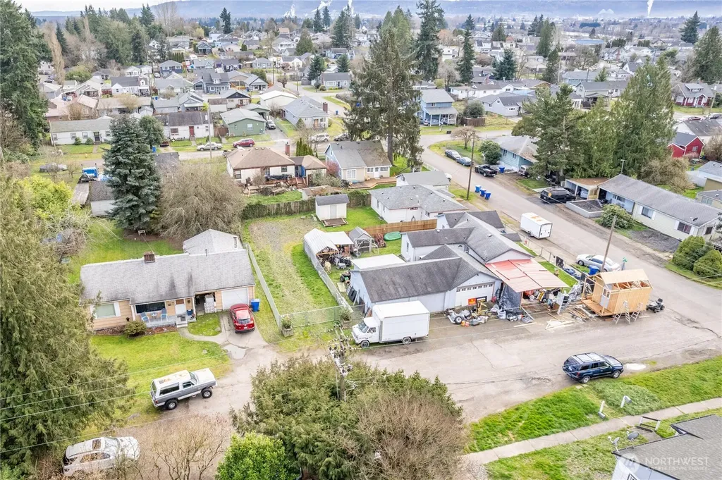 1002 N 10th Avenue Kelso WA 98626