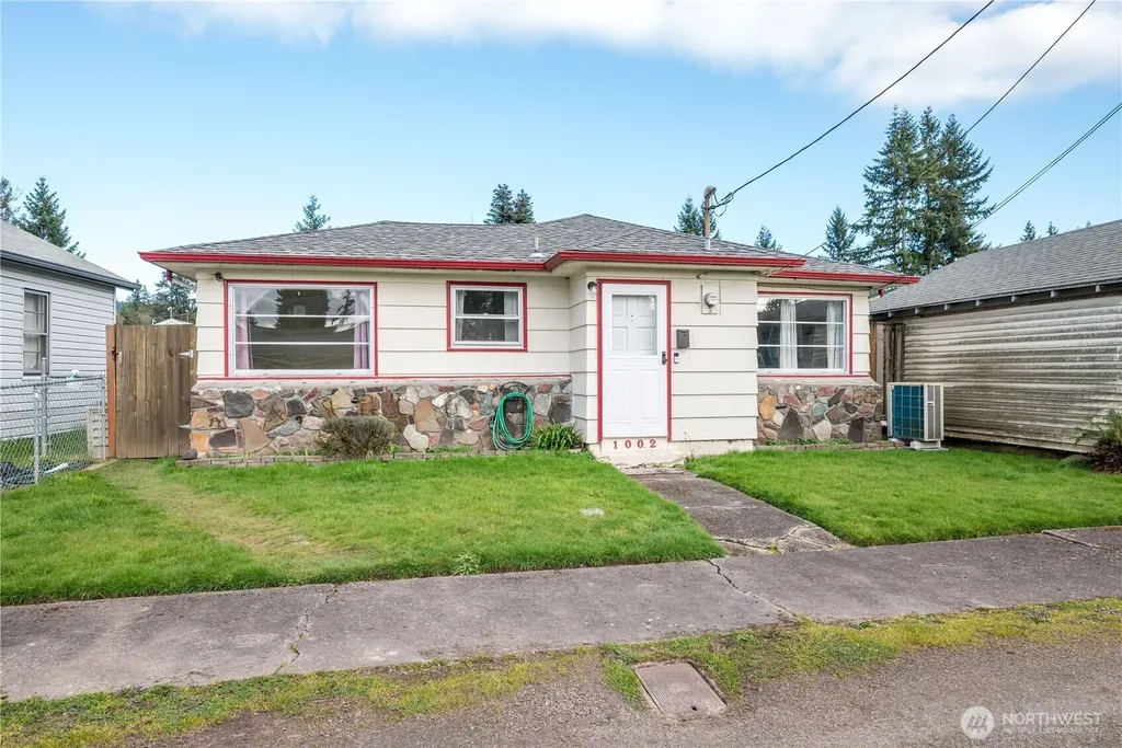 1002 N 10th Avenue Kelso WA 98626