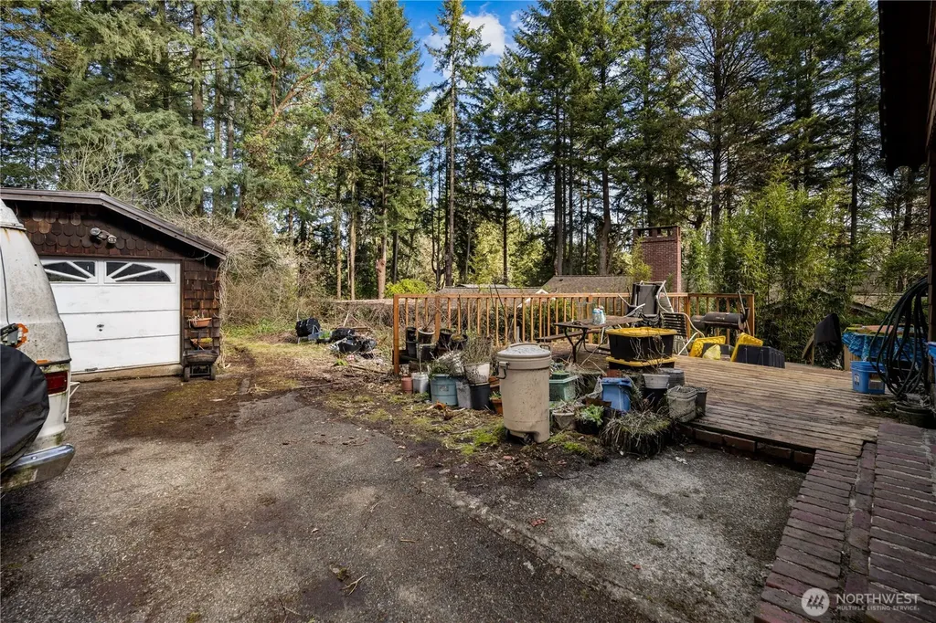 2552 NE 168th Street Lake Forest Park WA 98155