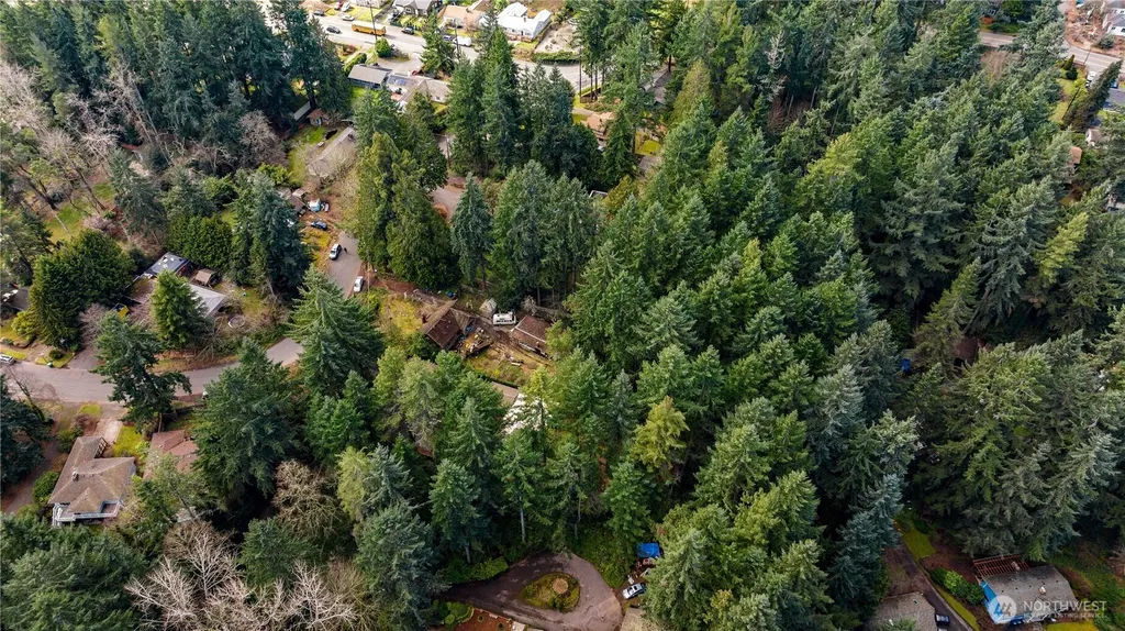 2552 NE 168th Street Lake Forest Park WA 98155