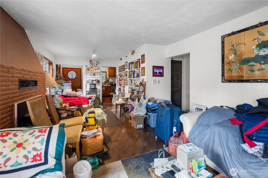 2552 NE 168th Street Lake Forest Park WA 98155