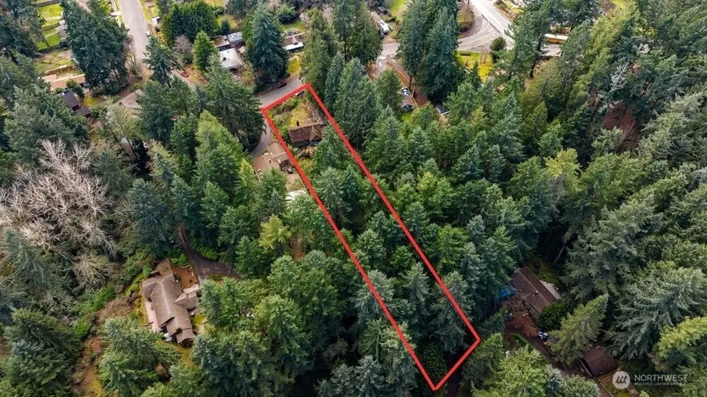 2552 NE 168th Street Lake Forest Park WA 98155