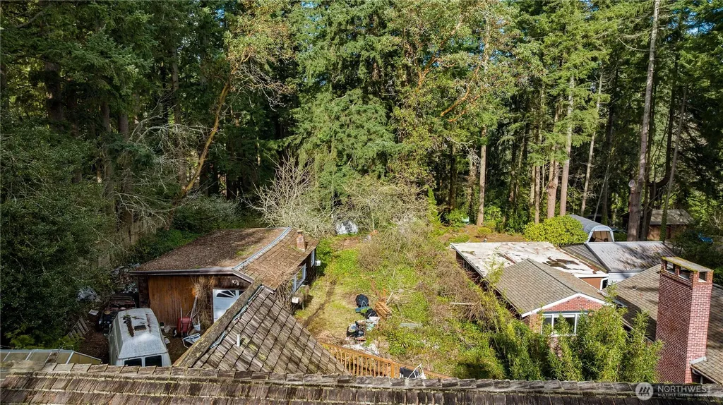 2552 NE 168th Street Lake Forest Park WA 98155