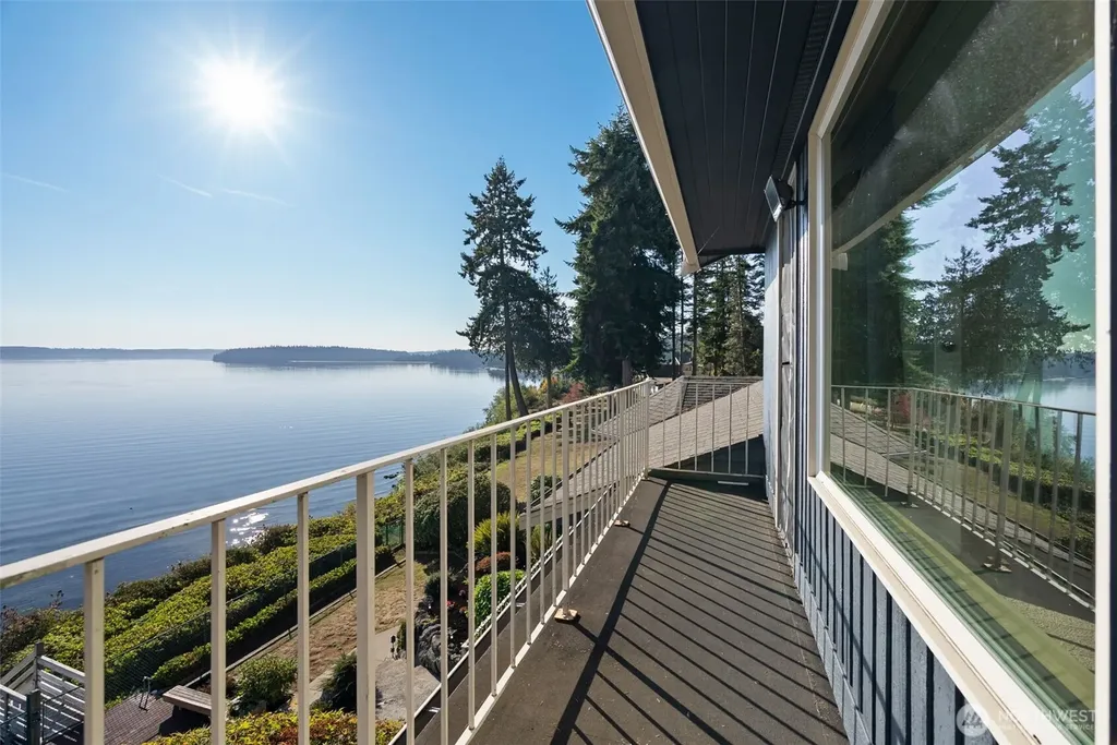 212 Tala Shore Drive Port Ludlow WA 98365