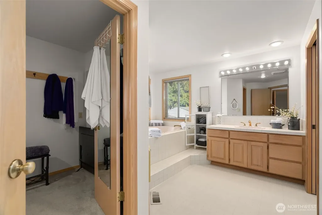 212 Tala Shore Drive Port Ludlow WA 98365