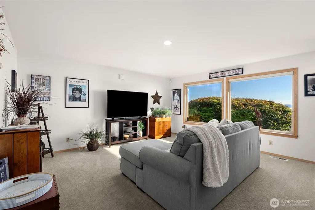 212 Tala Shore Drive Port Ludlow WA 98365