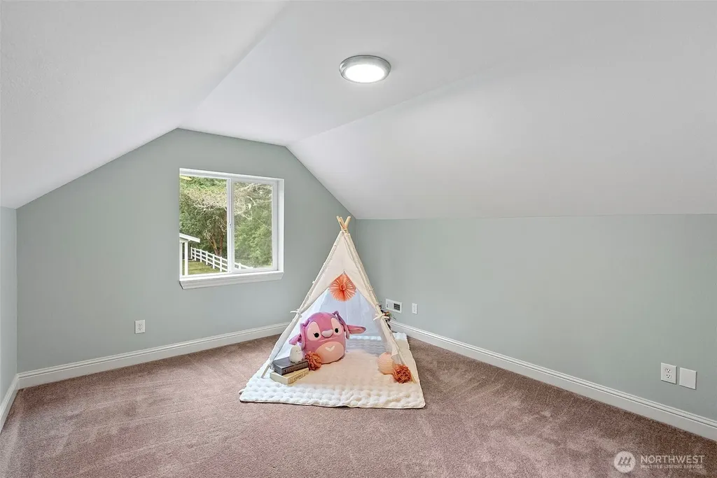 8180 NE West Port Madison Road Bainbridge Island WA 98110