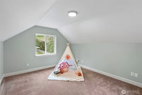 8180 NE West Port Madison Road Bainbridge Island WA 98110