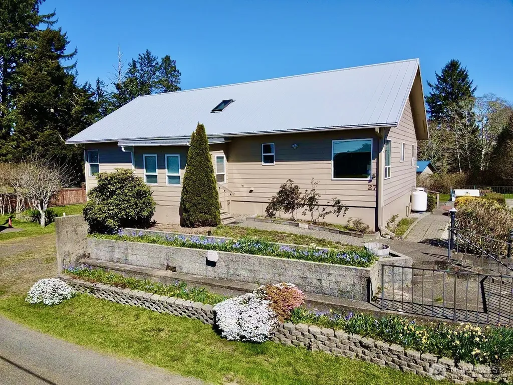 27 Ocosta Sixth Street Aberdeen WA 98520