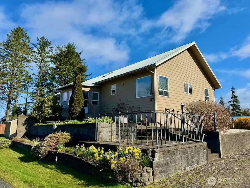27 Ocosta Sixth Street Aberdeen WA 98520