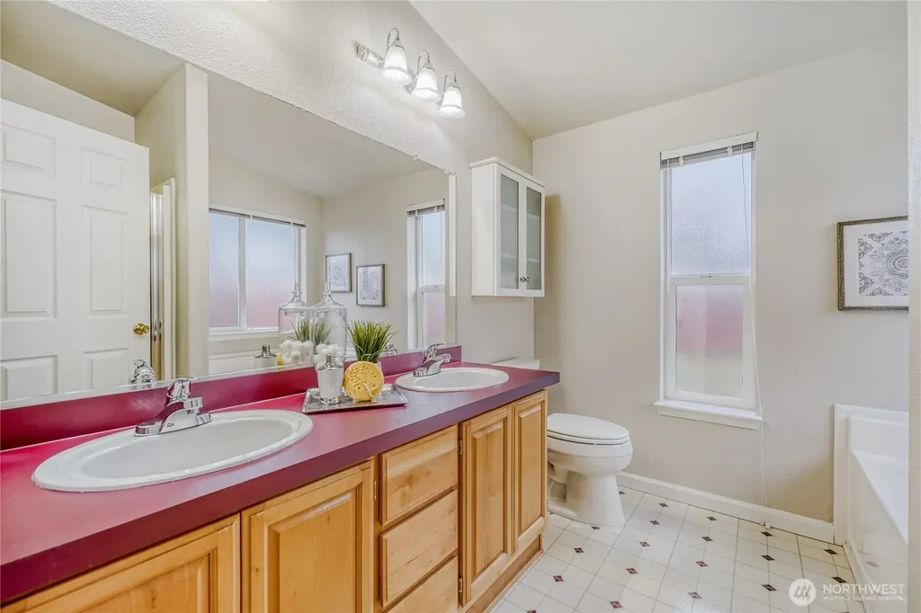 22241 SE 241st Place Maple Valley WA 98038