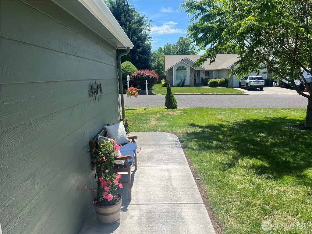 1267 SE Constitution Drive College Place WA 99324