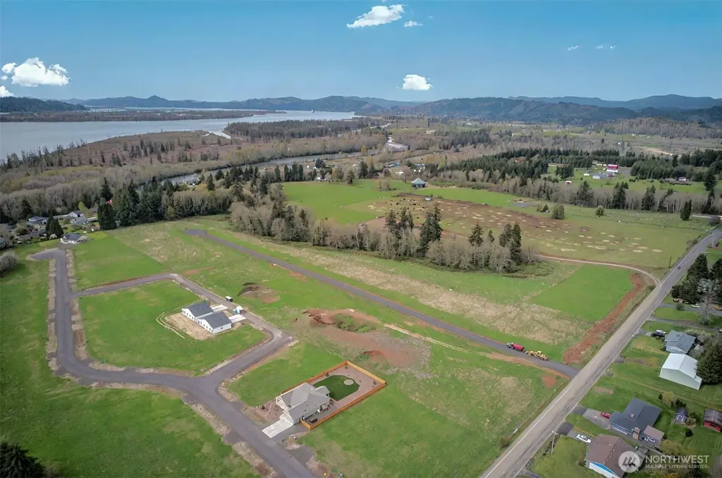 37 Ma'uka Nani Drive Cathlamet WA 98612