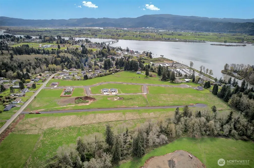 37 Ma'uka Nani Drive Cathlamet WA 98612