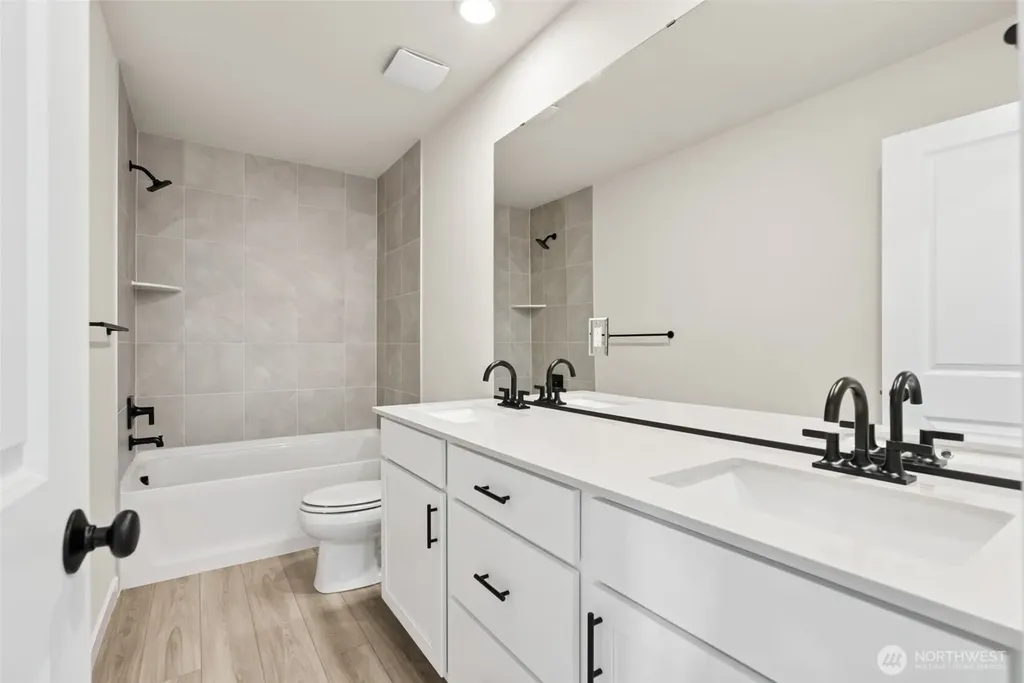 2037 NE Norseman Way Poulsbo WA 98370