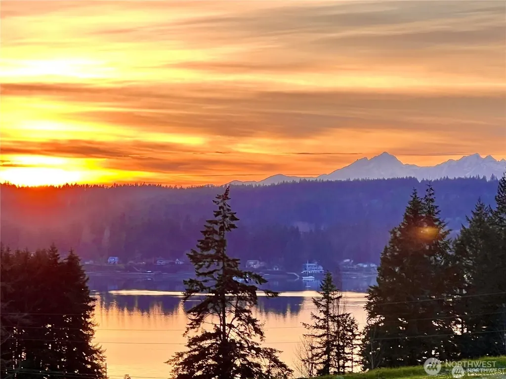 2037 NE Norseman Way Poulsbo WA 98370