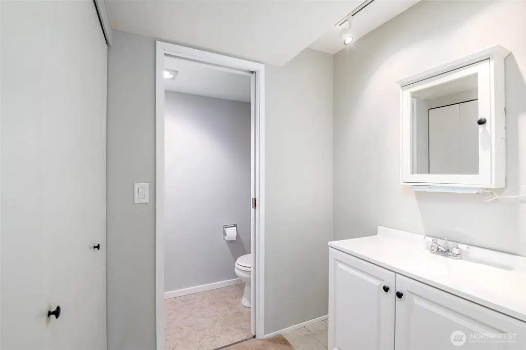 8539 Zircon Drive SW Lakewood WA 98498
