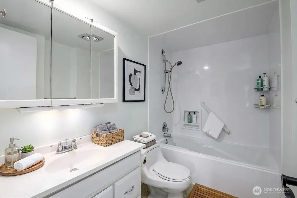 8539 Zircon Drive SW Lakewood WA 98498