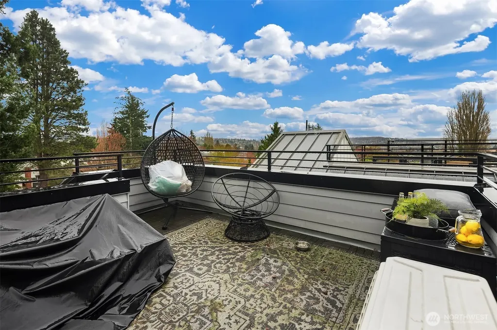 7030 Mary Avenue NW Seattle WA 98117
