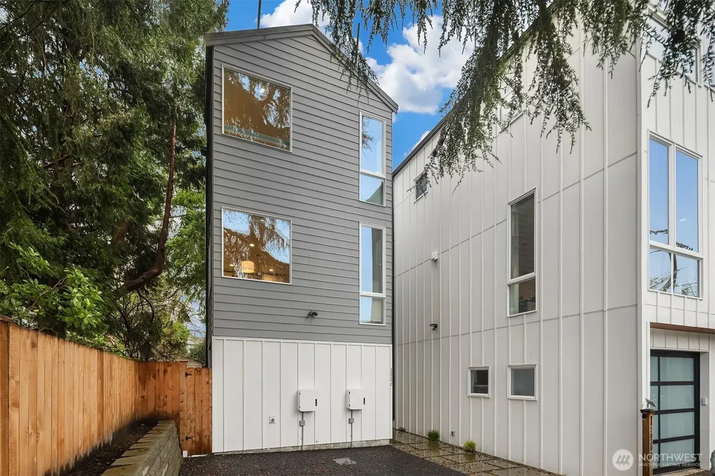 7030 Mary Avenue NW Seattle WA 98117