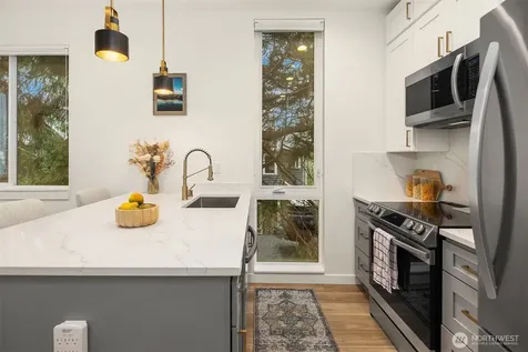 7030 Mary Avenue NW Seattle WA 98117