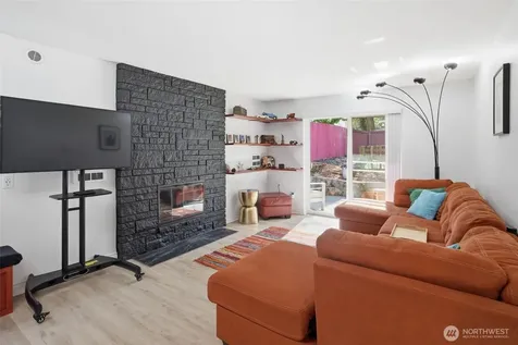 4525 S Henderson Street Seattle WA 98118