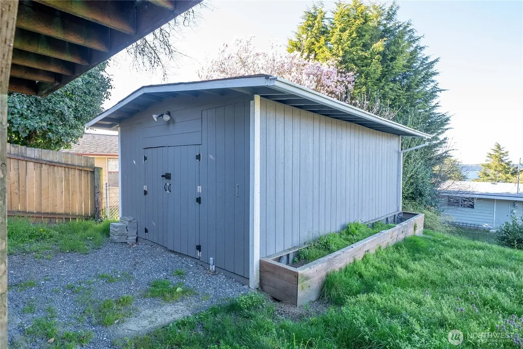 6502 21st Avenue NE Tacoma WA 98422