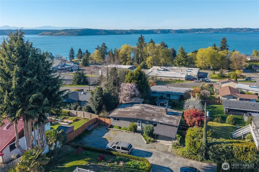 6502 21st Avenue NE Tacoma WA 98422