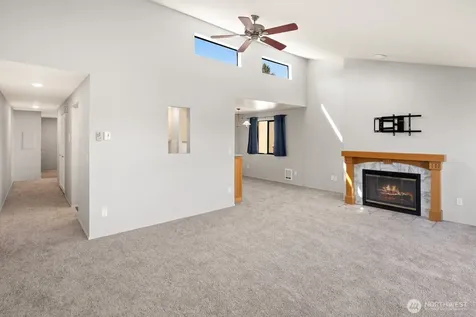 6652 Parkpoint Way NE Seattle WA 98115