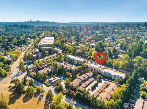 6652 Parkpoint Way NE Seattle WA 98115