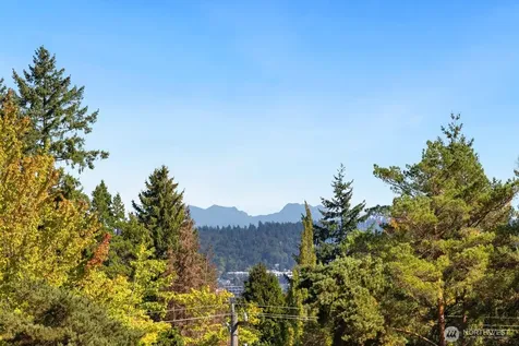 6652 Parkpoint Way NE Seattle WA 98115