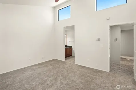 6652 Parkpoint Way NE Seattle WA 98115
