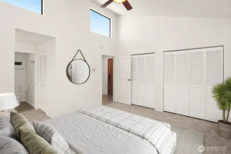 6652 Parkpoint Way NE Seattle WA 98115