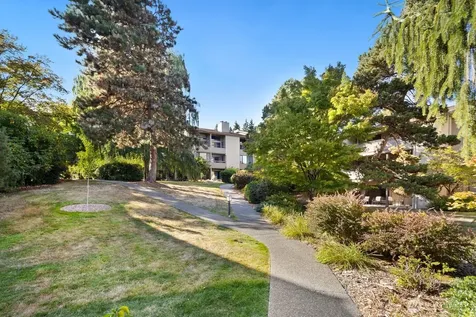 6652 Parkpoint Way NE Seattle WA 98115