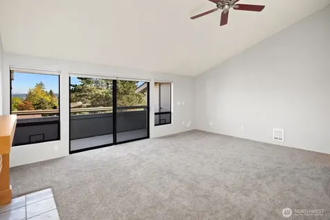 6652 Parkpoint Way NE Seattle WA 98115
