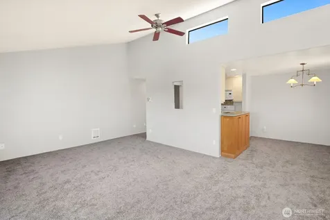 6652 Parkpoint Way NE Seattle WA 98115