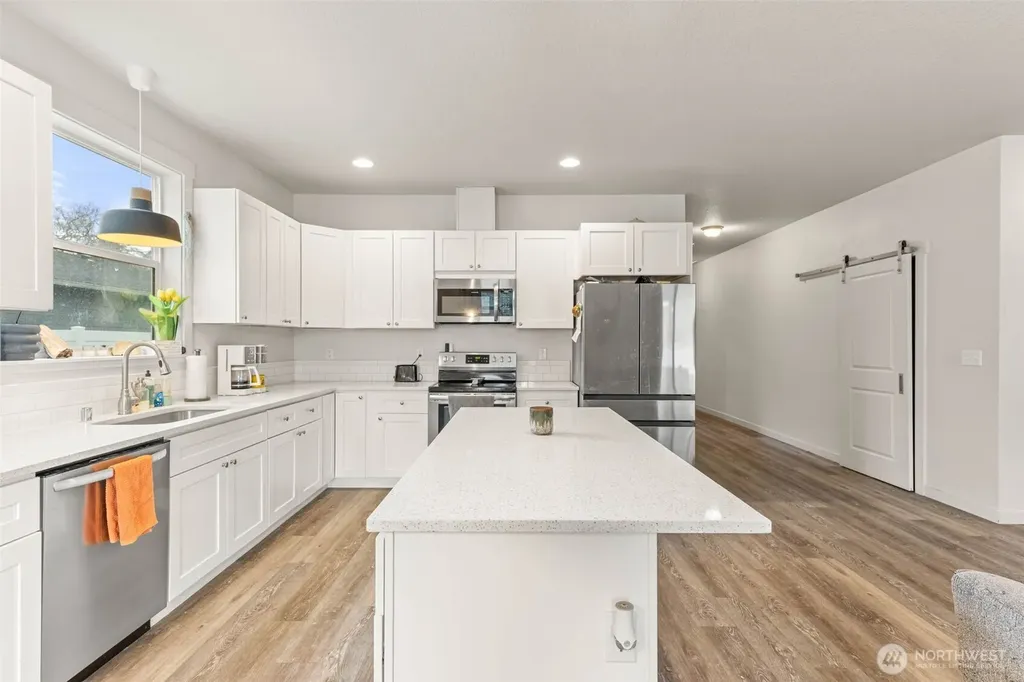817 B Street Vader WA 98593