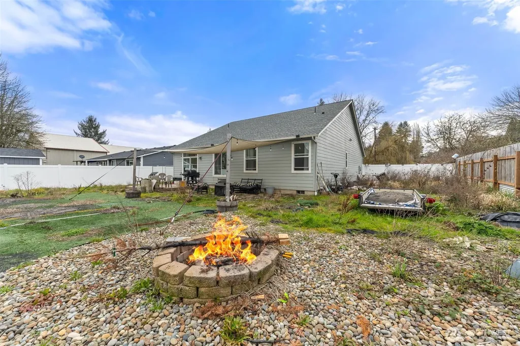 817 B Street Vader WA 98593